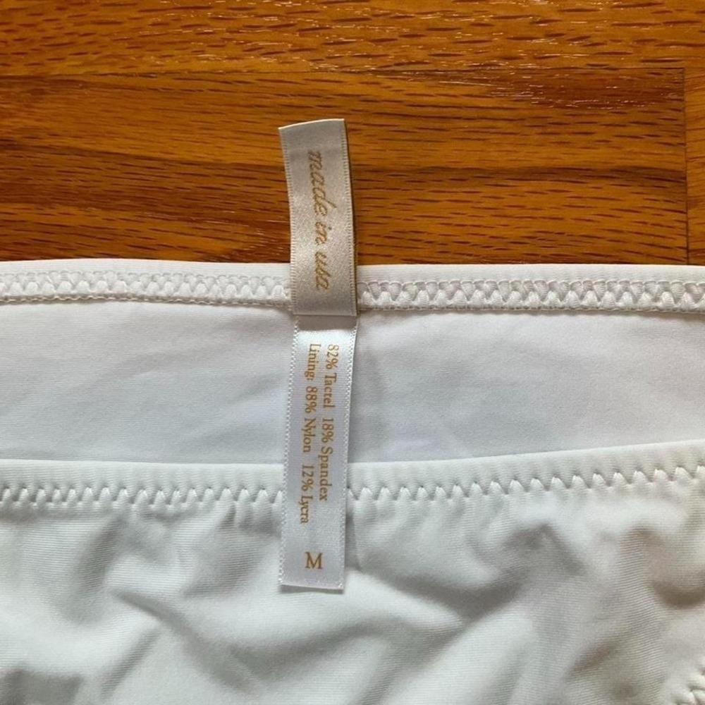 Helen Jon Preppy White + Gold Low Rise String Bikini Bottom Size Medium - Picture 3 of 5
